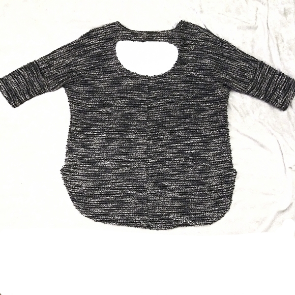 Entro Black White Grey 3/4 Sleeve Sweater with High Low Hems Open Back - Picture 8 of 8